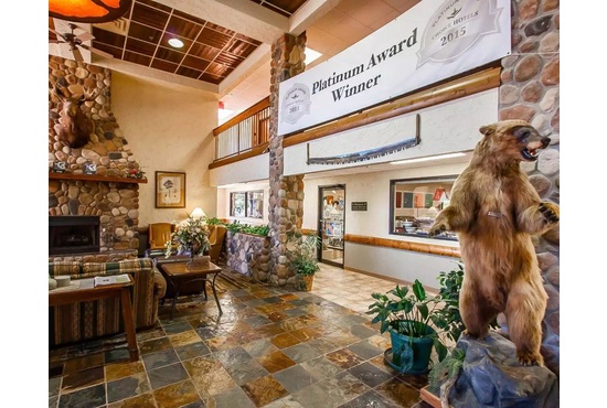 COMFORT INN & SUITES BRANSON MEADOWS - 1 NIGHT STAY